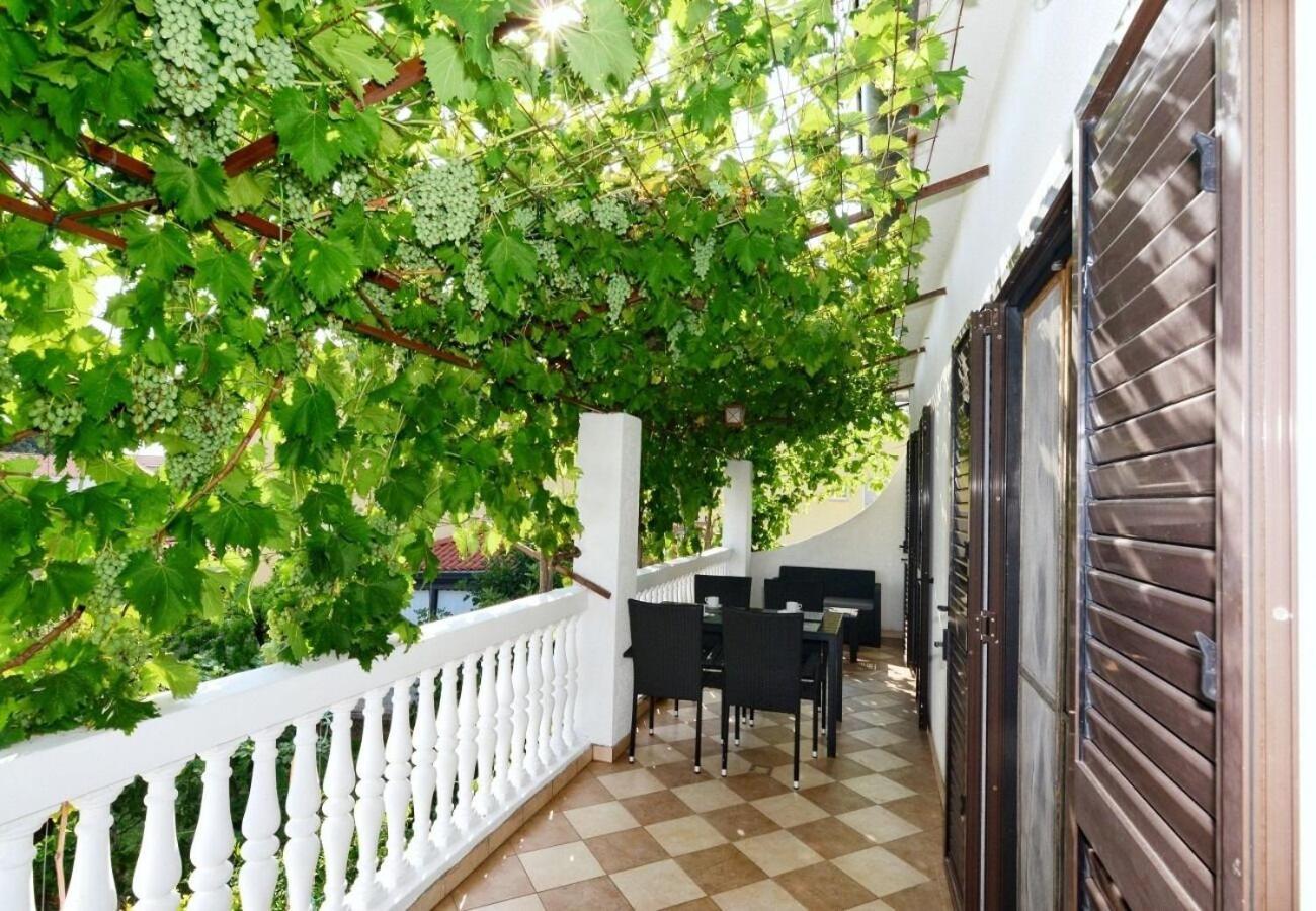 Apartments Snjeza Vodice Kültér fotó